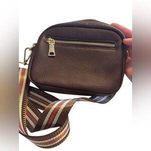 Pom Pom London, Elegant Brown Leather Belt Bag with Multicolor Strap